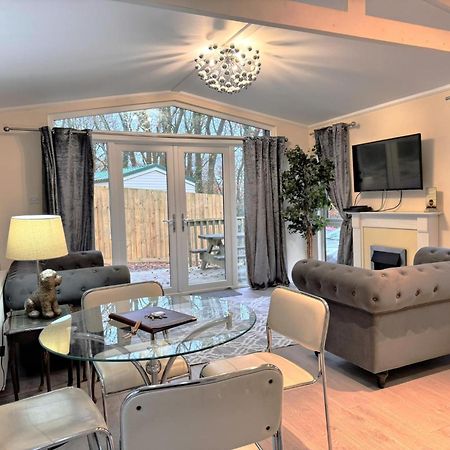 Welsh Villa-Hot Tub-Tenby-Carmarthen-Forestsetting Ngoại thất bức ảnh